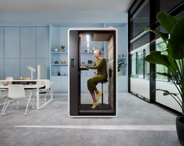 Office phone booths or meeting pods? Which are better for optimising office space?