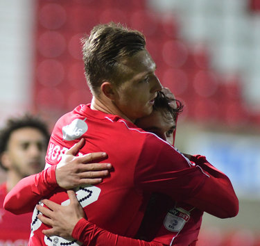 ON-THE-WHISTLE MATCH REPORT: Swindon Town 2-3 Luton (EFL Trophy)