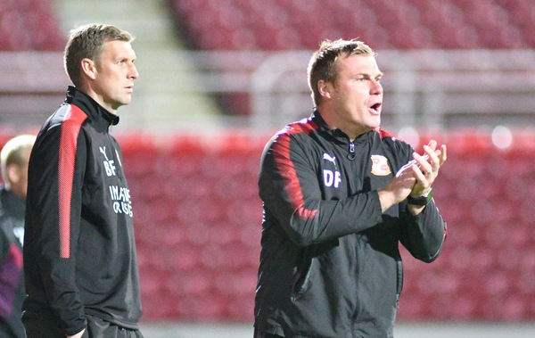 Swindon Town boss David Flitcroft praises defence after Luton win