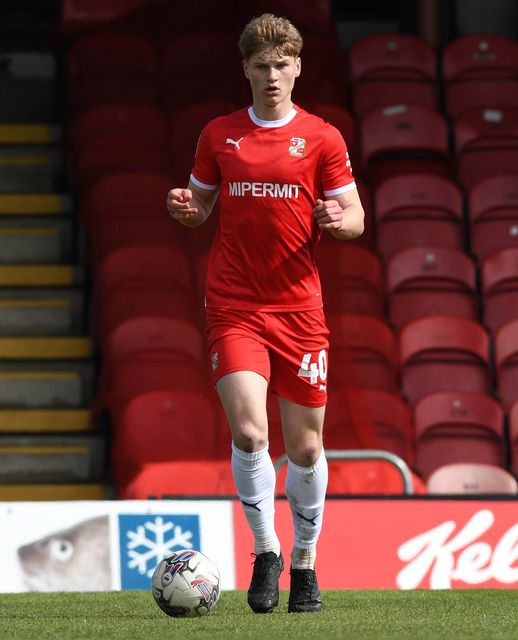 Rising star Hunt leaves Swindon Town to join Boro