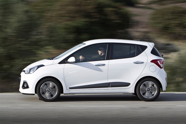 Special Guests Visit Swindon Motor Dealer for Launch of Hyundai i10